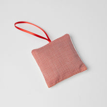 Load image into Gallery viewer, backside-of-sachet-white-red-checked