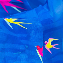 Load image into Gallery viewer, Meeting in the wind - Scarf