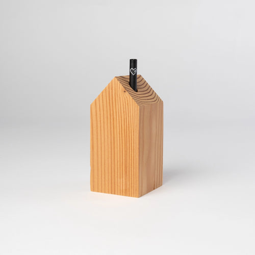 pen-holder-in-wooden-house-shape
